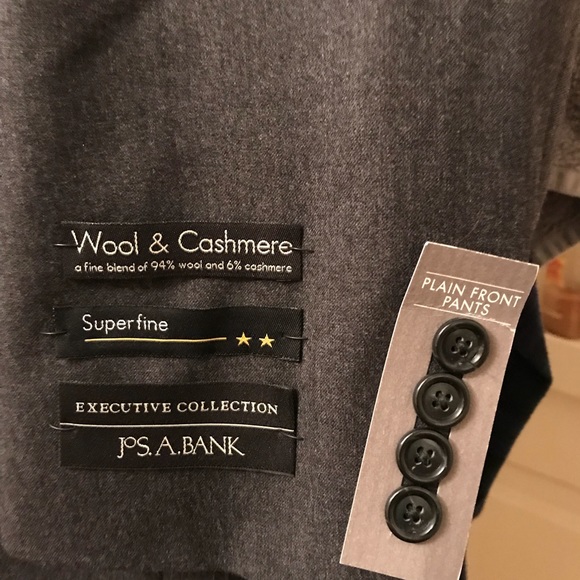 46R Joseph A Banks 2 button suit brand spankin new - Picture 3 of 8